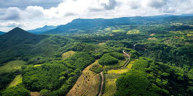 Sightseeing tour from bel ombre helipad (6)